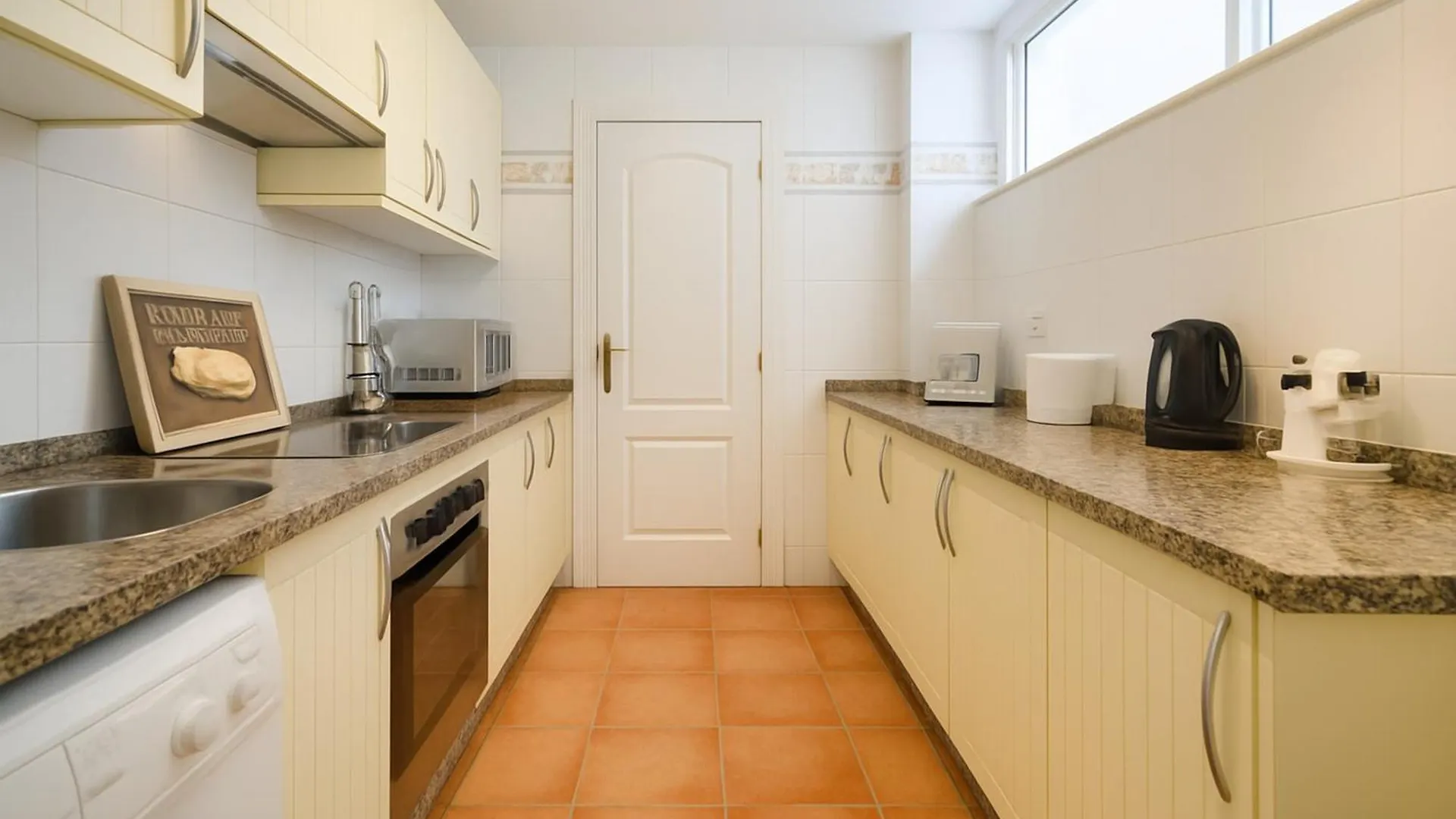 El Coral Apartment - First Beach Line Estepona İspanya