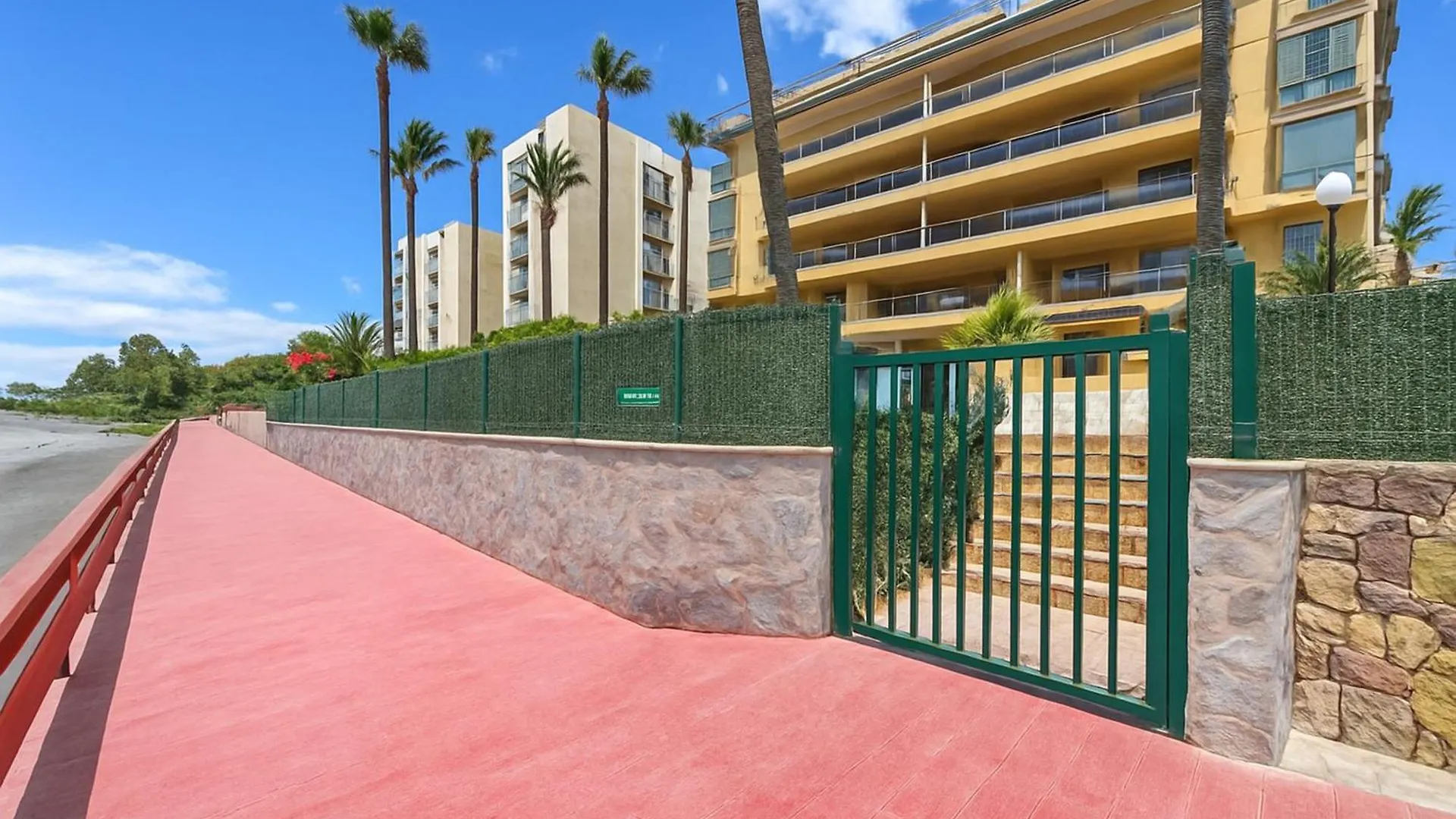 El Coral Apartment - First Beach Line Estepona İspanya