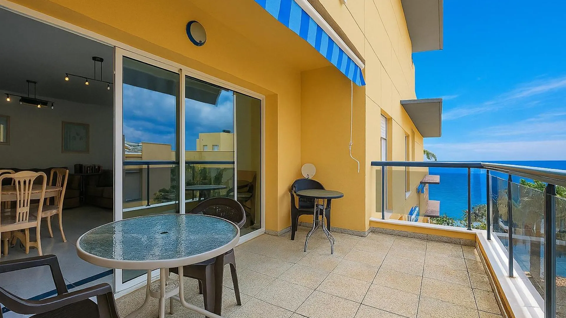 El Coral Apartment - First Beach Line Estepona